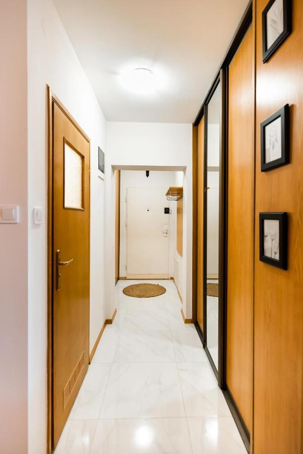 Woronicza Homey Wooden Apartment Varşovia Exterior foto